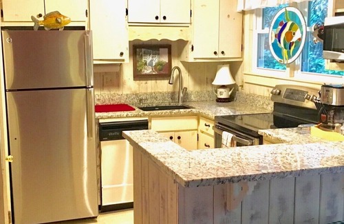 Highlands Cabin | Moss Hill Cottage 2BR/2 bath mountain styled with comfort in mind