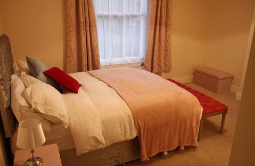 Llandudno Apartment | Mostyn Villa 2 Free Private Parking
