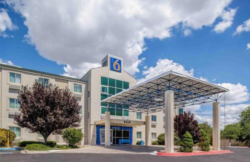Northeast Heights Hotel | Motel 6-Albuquerque, NM - North