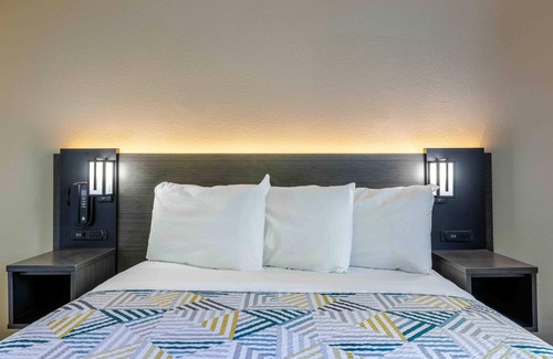 Northeast Heights Hotel | Motel 6 Albuquerque, NM - North