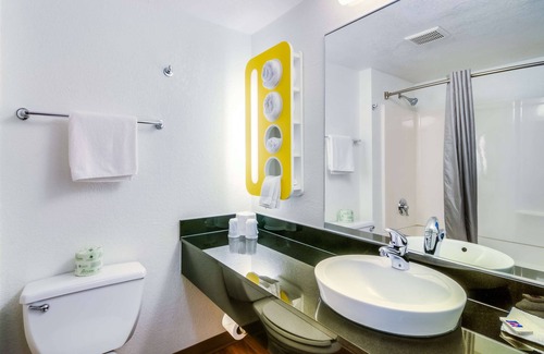 Arlington Heights Hotel | Motel 6 Arlington Heights, IL - Chicago North Central