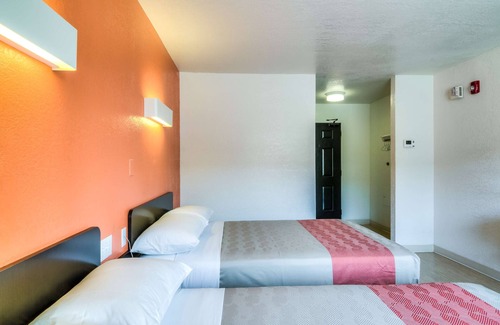 Arlington Heights Hotel | Motel 6 Arlington Heights, IL - Chicago North Central
