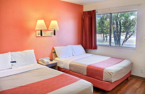 Atascadero Hotel | Motel 6 Atascadero, CA