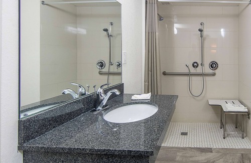 Eagan Park Hotel | Motel 6 Atlanta, GA - Atlanta Airport