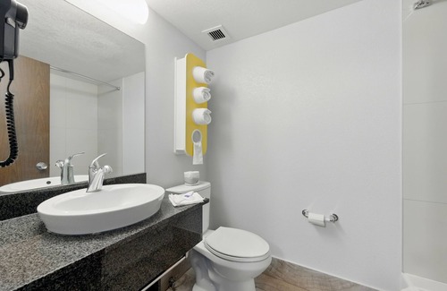 Eagan Park Hotel | Motel 6 Atlanta, GA - Atlanta Airport