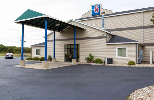 Wisconsin Dells Hotel | Motel 6-Baraboo, WI - Lake Delton-Wisconsin Dells