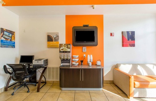 Wisconsin Dells Hotel | Motel 6 Baraboo, WI - Lake Delton