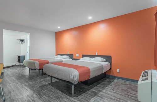 Barstow Hotel | Motel 6 Barstow, CA - Route 66