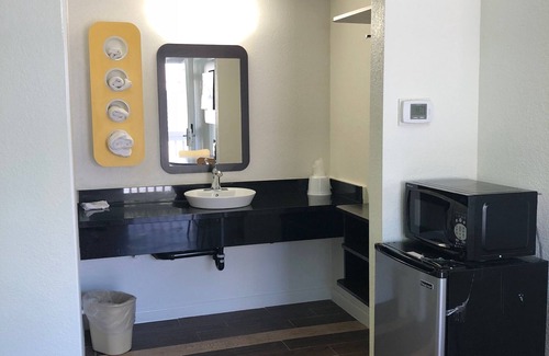 Barstow Hotel | Motel 6 Barstow, CA