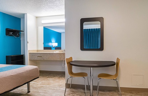 Bay St Louis Hotel | Motel 6 Bay Saint Louis, MS