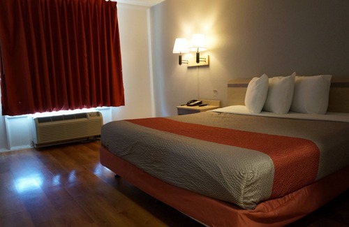 Belmont Hotel | Motel 6 Belmont, CA - San Francisco - Redwood City