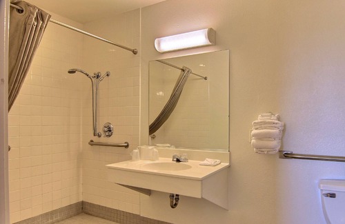 Bismarck Hotel | Motel 6 Bismarck, ND