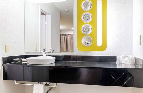 Boerne Hotel | Motel 6 Boerne, TX