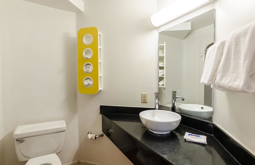 Bristol Hotel | Motel 6 Bristol, VA