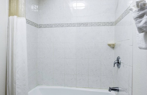 Canoga Park Hotel | Motel 6 Canoga Park, CA