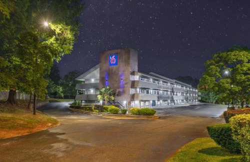 Charlotte Hotel | Motel 6-Charlotte, NC - Coliseum
