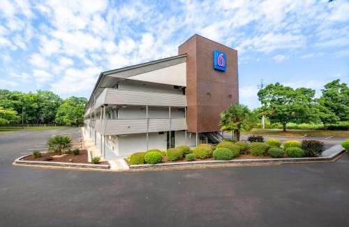 Charlotte Hotel | Motel 6-Charlotte, NC - Coliseum