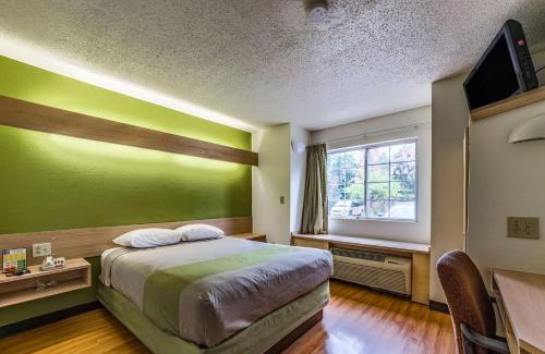 Sugar Creek Hotel | Motel 6-Charlotte, NC - University