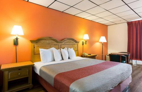 Clarksville Hotel | Motel 6-Clarksville, TN