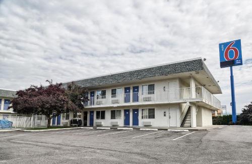 Coeur d'Alene Hotel | Motel 6-Coeur D'Alene, ID