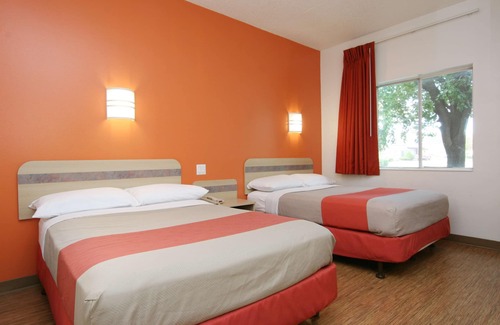 Burlington Hotel | Motel 6 Colchester, VT - Burlington