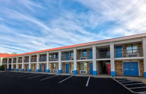 Cookeville Hotel | Motel 6-Cookeville, TN