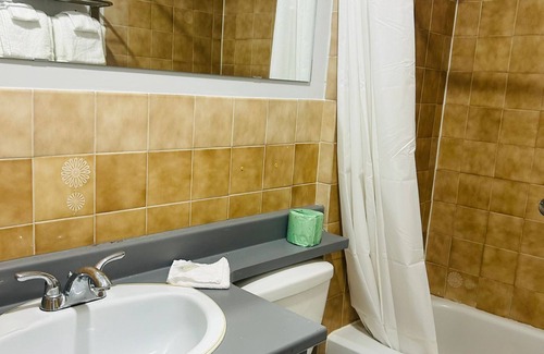 Cornwall Hotel | Motel 6 – Cornwall, ON