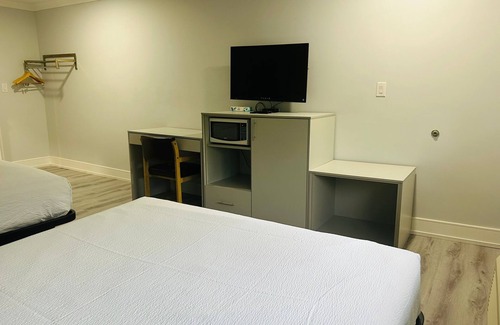 Cornwall Hotel | Motel 6 – Cornwall, ON