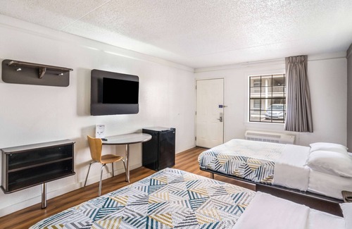 Dallas Hotel | Motel 6 Dallas, TX - Market Center