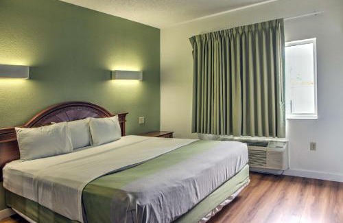 Dallas Hotel | Motel 6-Dallas, TX - Northwest
