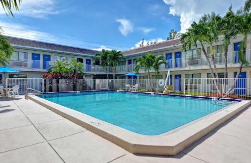 Dania Beach Hotel | Motel 6 Dania Beach