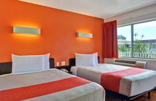Dania Beach Hotel | Motel 6 Dania Beach