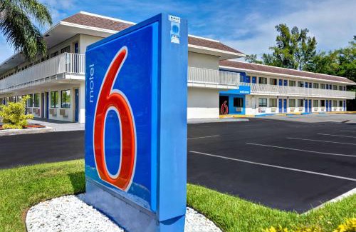 Dania Beach Hotel | Motel 6 Dania Beach