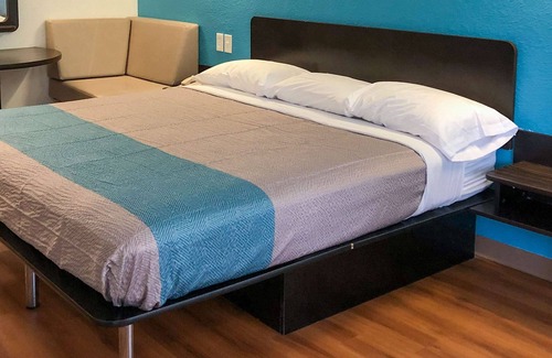 Daytona Beach Hotel | Motel 6 Daytona Beach, FL - Speedway
