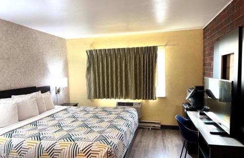 Eau Claire Hotel | Motel 6-Eau Claire, WI