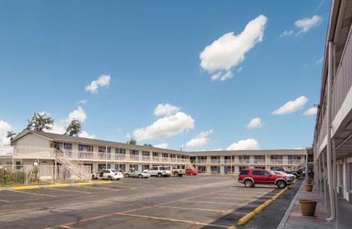 Fort Worth Hotel | Motel 6-Fort Worth, TX - Seminary