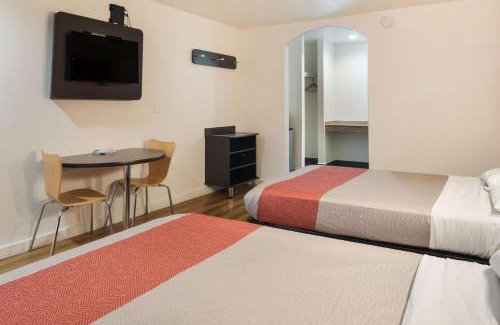 Fort Worth Hotel | Motel 6-Fort Worth, TX - Seminary