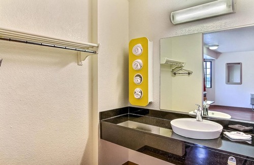 Ardenwood Hotel | Motel 6 Fremont, CA - North