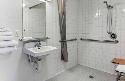 Fremont Hotel | Motel 6 Fremont, CA - South
