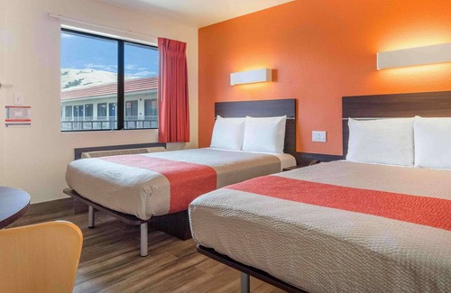 Fremont Hotel | Motel 6 Fremont, CA - South