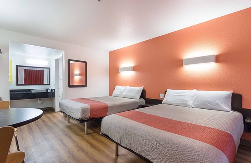 Fresno Hotel | Motel 6 Fresno, CA