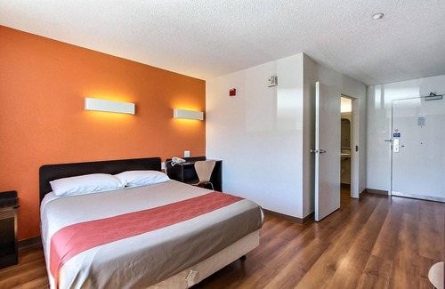 Gilroy Hotel | Motel 6 Gilroy, CA