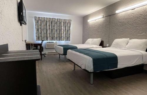 Ashwaubenon Hotel | Motel 6-Green Bay, WI - Lambeau