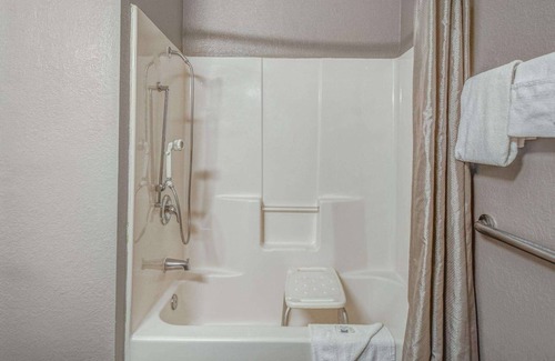 Humble Hotel | Motel 6 Humble, TX - Houston International Airport