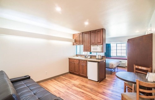 Idaho Falls Hotel | Motel 6 Idaho Falls, ID - Snake River