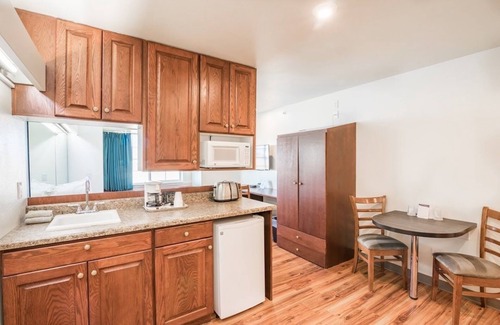 Idaho Falls Hotel | Motel 6 Idaho Falls, ID - Snake River