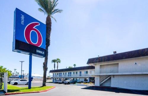 Indio Hotel | Motel 6-Indio, CA - Palm Springs