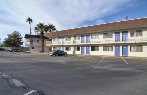 Indio Hotel | Motel 6-Indio, CA - Palm Springs