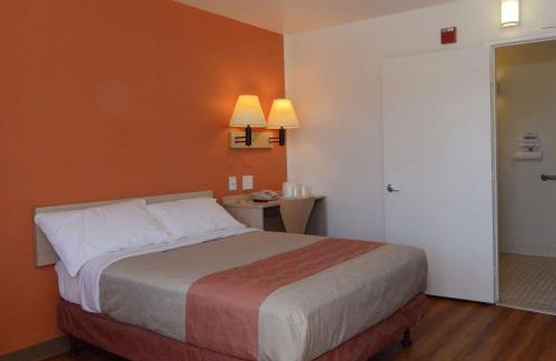 Indio Hotel | Motel 6-Indio, CA - Palm Springs