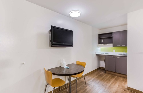 Southside Hotel | Motel 6 Jacksonville, FL - South